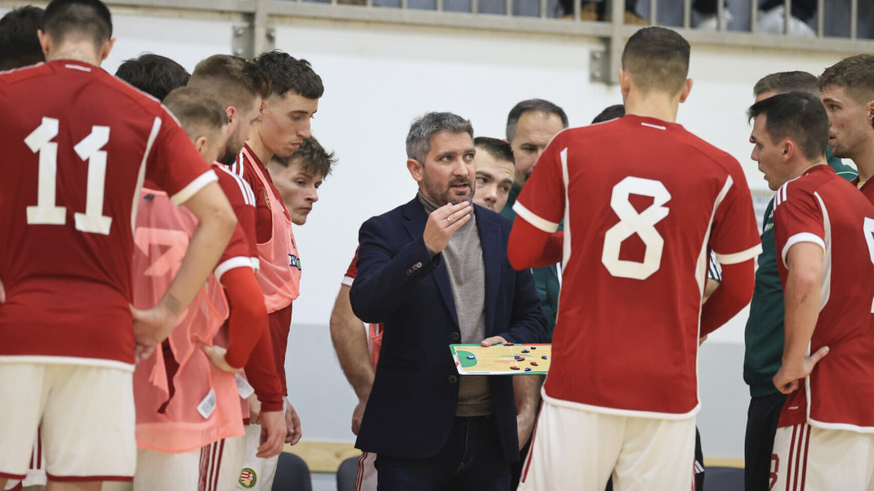 Elitcsapatok ellen készülnek a férfi futsalosok