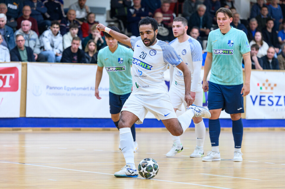 Pécsen folytathatja menetelését a Veszprém